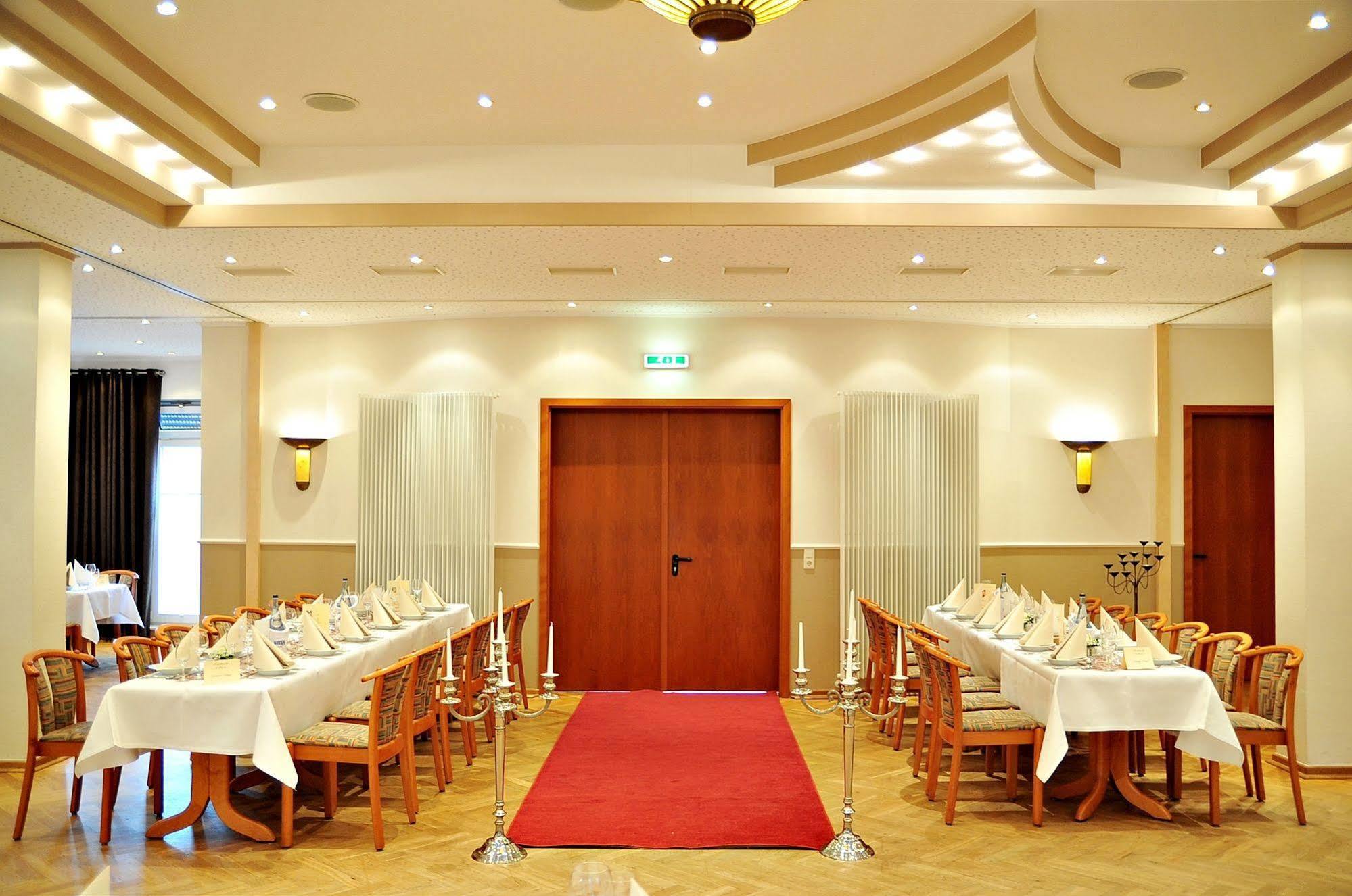 Hotel Restaurant Buergerklause Tapken Garrel Экстерьер фото